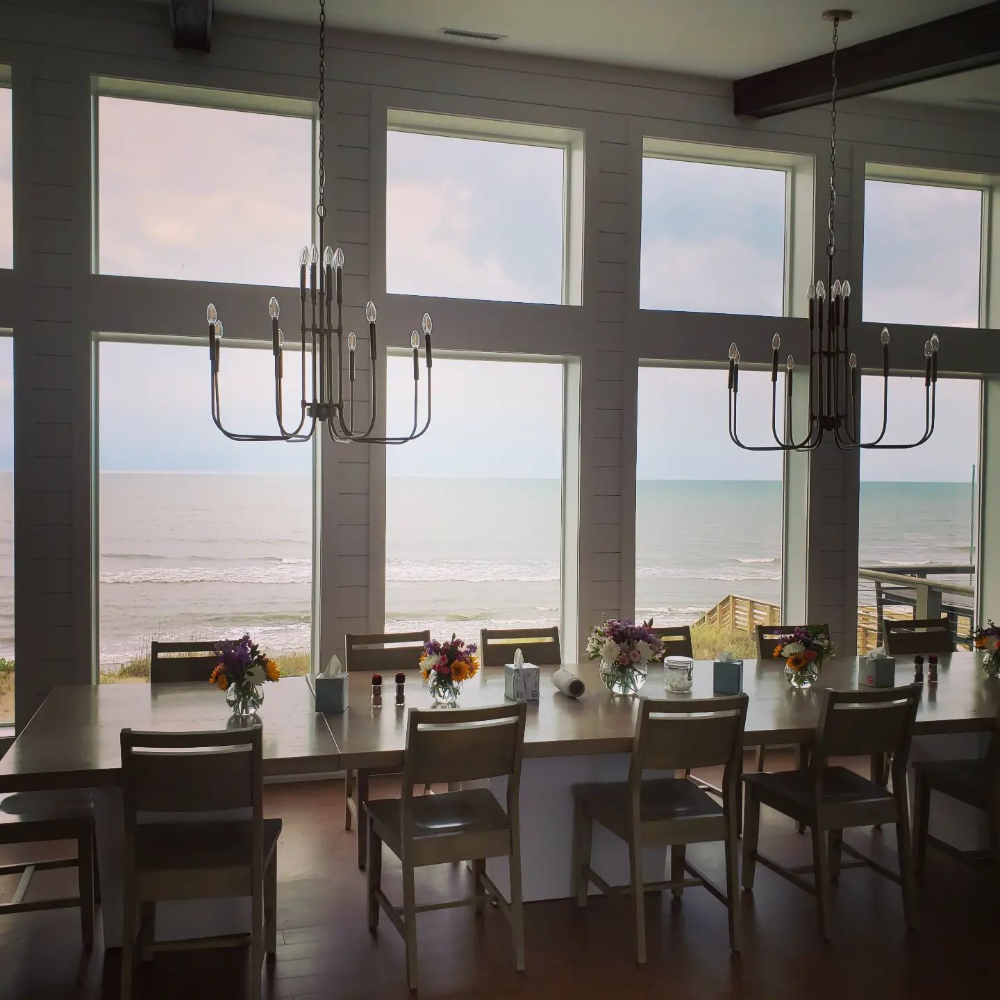 Elegant Beach Side Dining Table